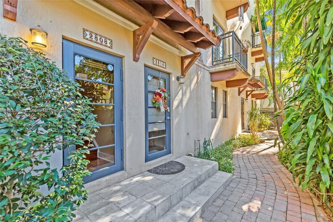 2808 Coconut Ave in Miami, FL - Building Photo