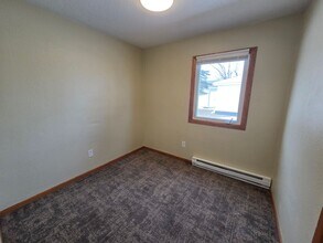 102 Rako St SE in Bemidji, MN - Building Photo - Building Photo