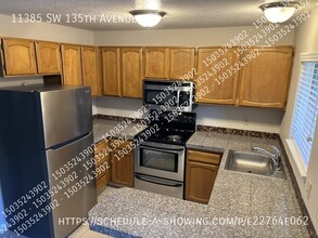 11385 SW 135th Ave in Portland, OR - Building Photo - Building Photo