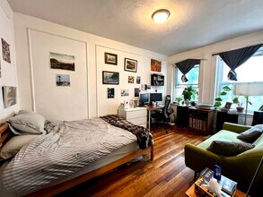 144 Coolidge St, Unit 1 in Brookline, MA - Building Photo - Building Photo