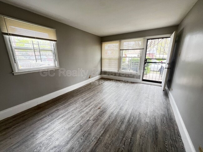 9252 S Merrill Ave in Chicago, IL - Building Photo - Building Photo