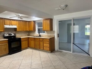 7226 San Salvadore Dr in Port Richey, FL - Building Photo - Building Photo