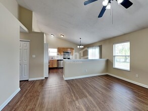 6714 W Odessa Way in McCordsville, IN - Foto de edificio - Building Photo