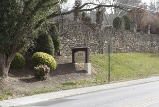 Manor Inn in Asheville, NC - Building Photo - Building Photo