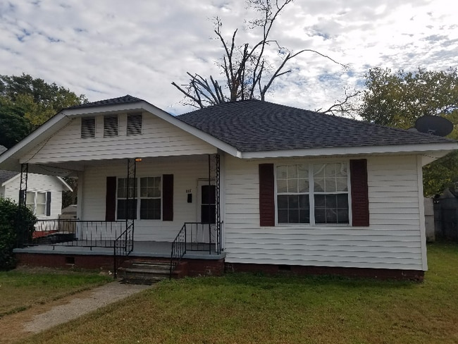 property at 1117 W 4th Ave