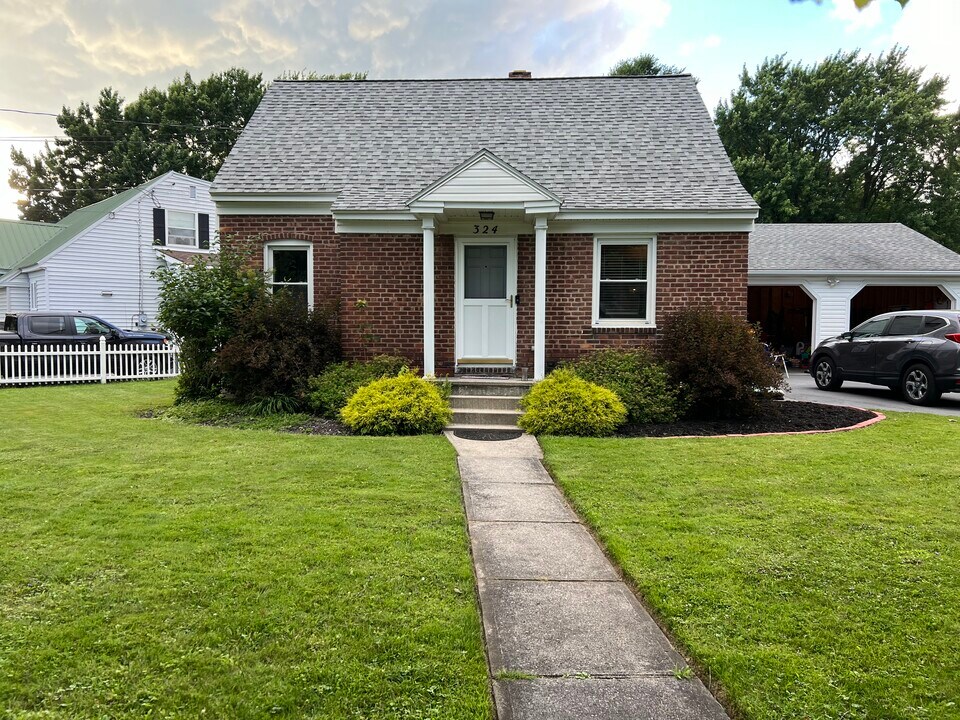 324 Butterfield Ave in Watertown, NY - Building Photo