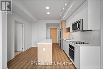 4235 Confederation Pkwy in Mississauga, ON - Building Photo - Building Photo