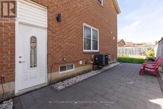 22 Pagehurst Ct in Richmond Hill, ON - Building Photo - Building Photo