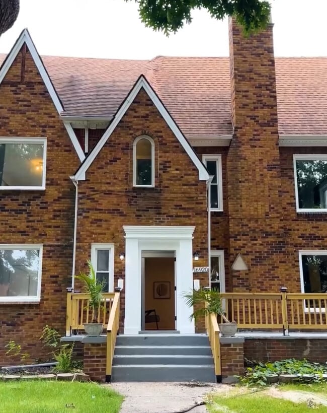 16920 La Salle Ave in Detroit, MI - Building Photo - Building Photo