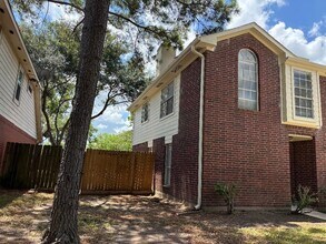 16003 Mission Glen Dr in Houston, TX - Building Photo - Building Photo