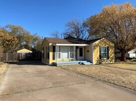 2608 31st St in Lubbock, TX - Building Photo