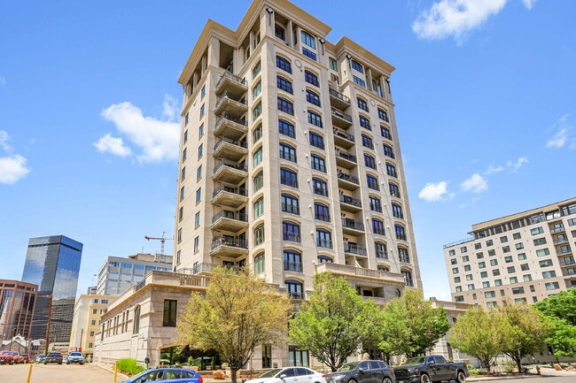 property at 1827 N Grant St