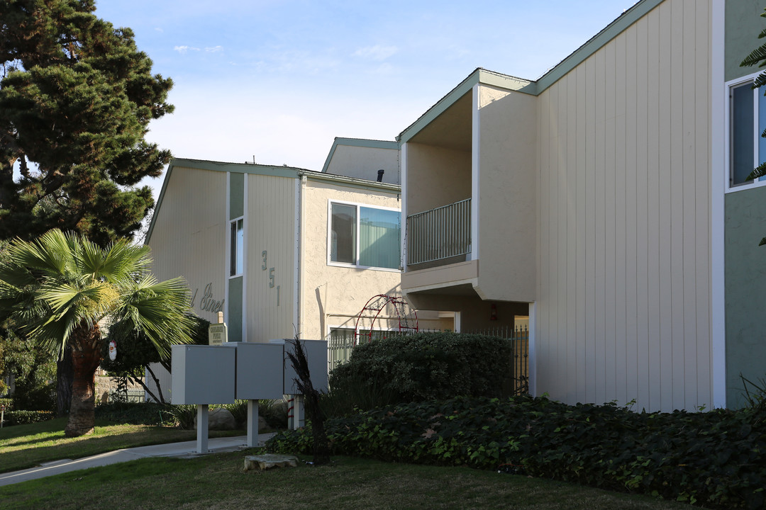 Carlsbad Pines Apartments in Carlsbad, CA - Building Photo