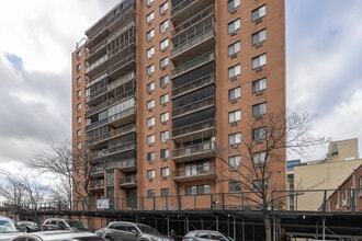Tower East in Flushing, NY - Building Photo - Building Photo