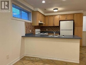 173 Jeanne Dr in Vaughan, ON - Building Photo - Building Photo