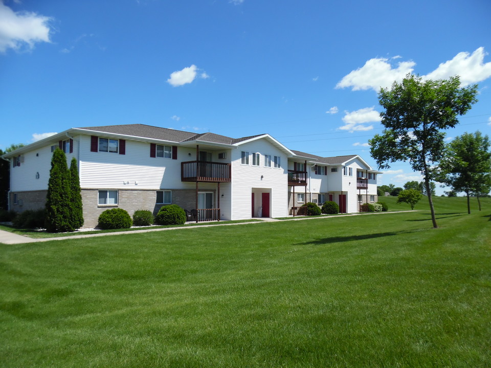 Trail Park Apartments in Kaukauna, WI - Building Photo