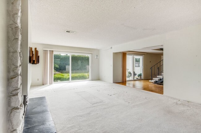 29207 Beachside Dr in Rancho Palos Verdes, CA - Building Photo - Building Photo