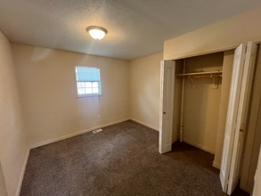 1349 E Walnut St in Decatur, IL - Building Photo - Building Photo