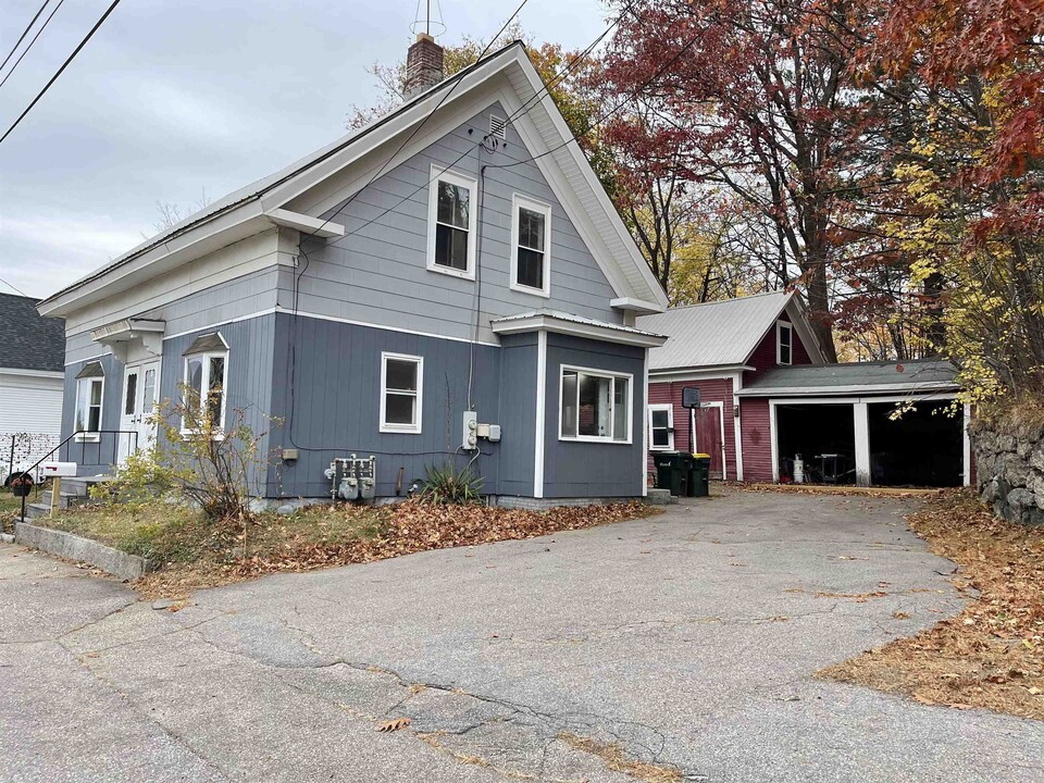 20 Harrison St in Laconia, NH - Building Photo