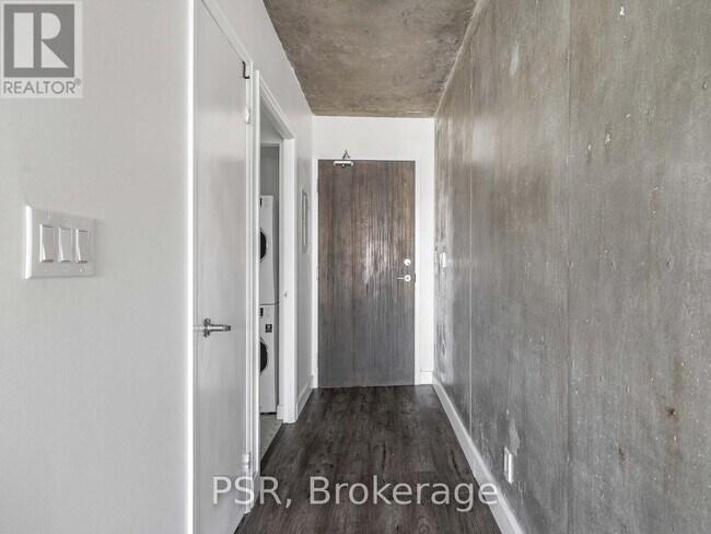 22-1422 Wellesley St E in Toronto, ON - Building Photo - Building Photo