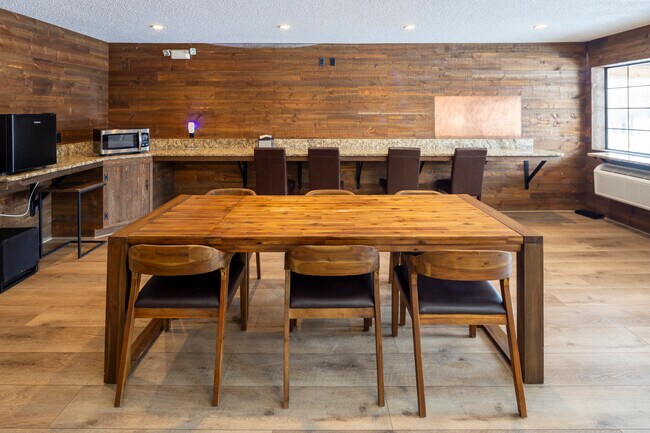 Oxbow Apartments in Steamboat Springs, CO - Building Photo - Interior Photo