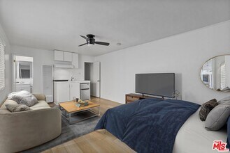 122 Buccaneer St in Marina Del Rey, CA - Building Photo - Building Photo