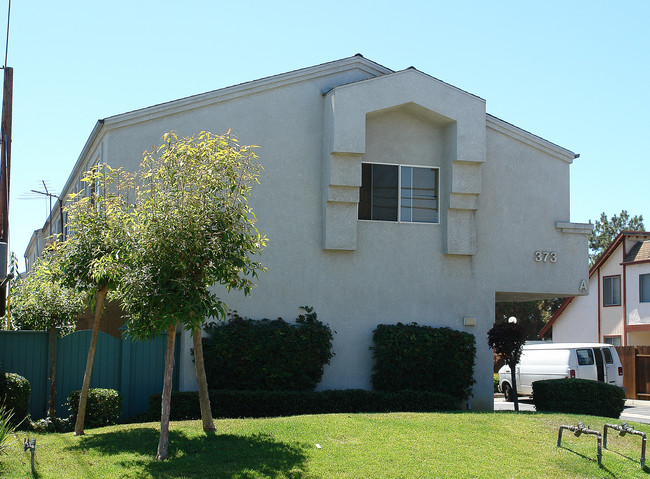 373 W Bay St in Costa Mesa, CA - Building Photo - Building Photo