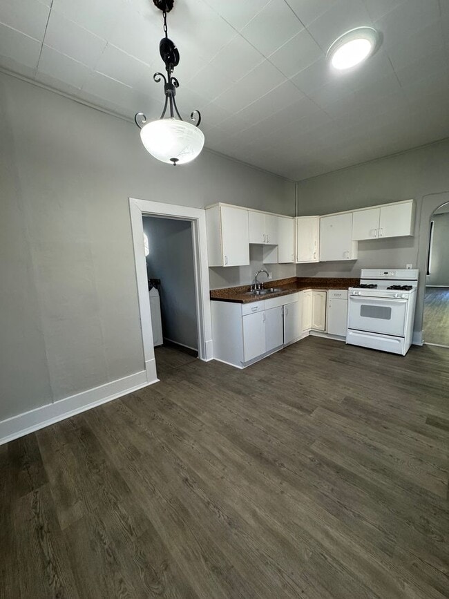 property at 1822 Main St