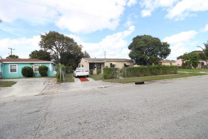 1497 Silver Beach Rd in Riviera Beach, FL - Building Photo