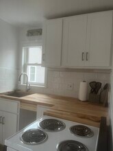 1061 Maplewood Ave in Portsmouth, NH - Building Photo - Building Photo