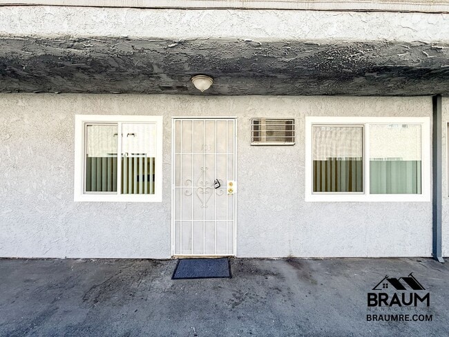 6612 Sylmar Ave in Los Angeles, CA - Building Photo - Building Photo