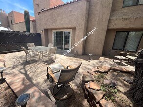 2961 E Winterhaven Dr in Tucson, AZ - Building Photo - Building Photo