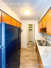 8300 W 31st St in St. Louis Park, MN - Foto de edificio - Building Photo