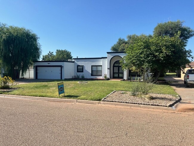 property at 321 Diamondhead Dr