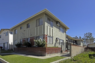 7642 Bright Ave in Whittier, CA - Building Photo - Building Photo