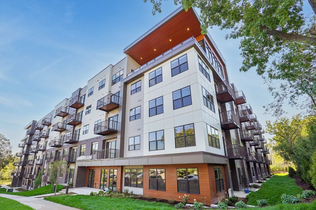 Grand Teton in Madison, WI - Foto de edificio