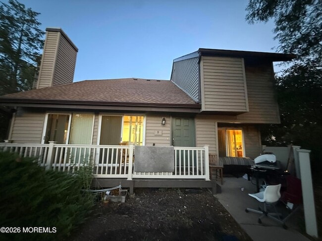 property at 9 Cotswold Cir