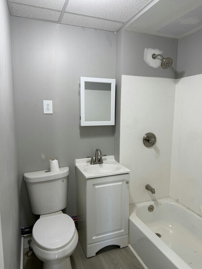 135 Orange St in Manchester, NH - Building Photo - Building Photo