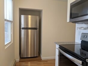 3 Holland St, Unit 3 in Somerville, MA - Building Photo - Building Photo