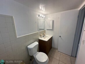 460 Sunshine Dr in Coconut Creek, FL - Building Photo - Building Photo