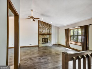 8030 Woodcliff Ct NW in Kennesaw, GA - Foto de edificio - Building Photo