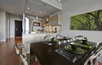 737 Olive Way in Seattle, WA - Building Photo - Building Photo