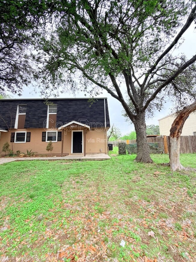 4813 Fred May Dr in San Antonio, TX - Building Photo - Building Photo