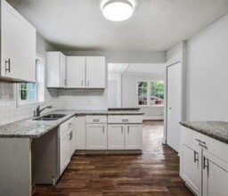 2129 Burroughs Ave in Atlanta, GA - Building Photo - Interior Photo