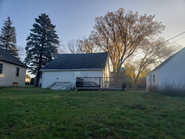 410 9th Ave SE in Jamestown, ND - Building Photo - Building Photo