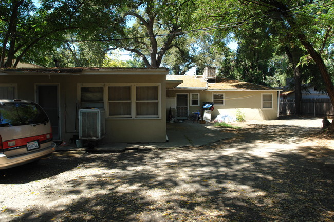 1175 E 8th St in Chico, CA - Building Photo - Building Photo