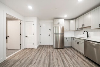 242 Spring St, Unit 505 in Paterson, NJ - Building Photo - Building Photo