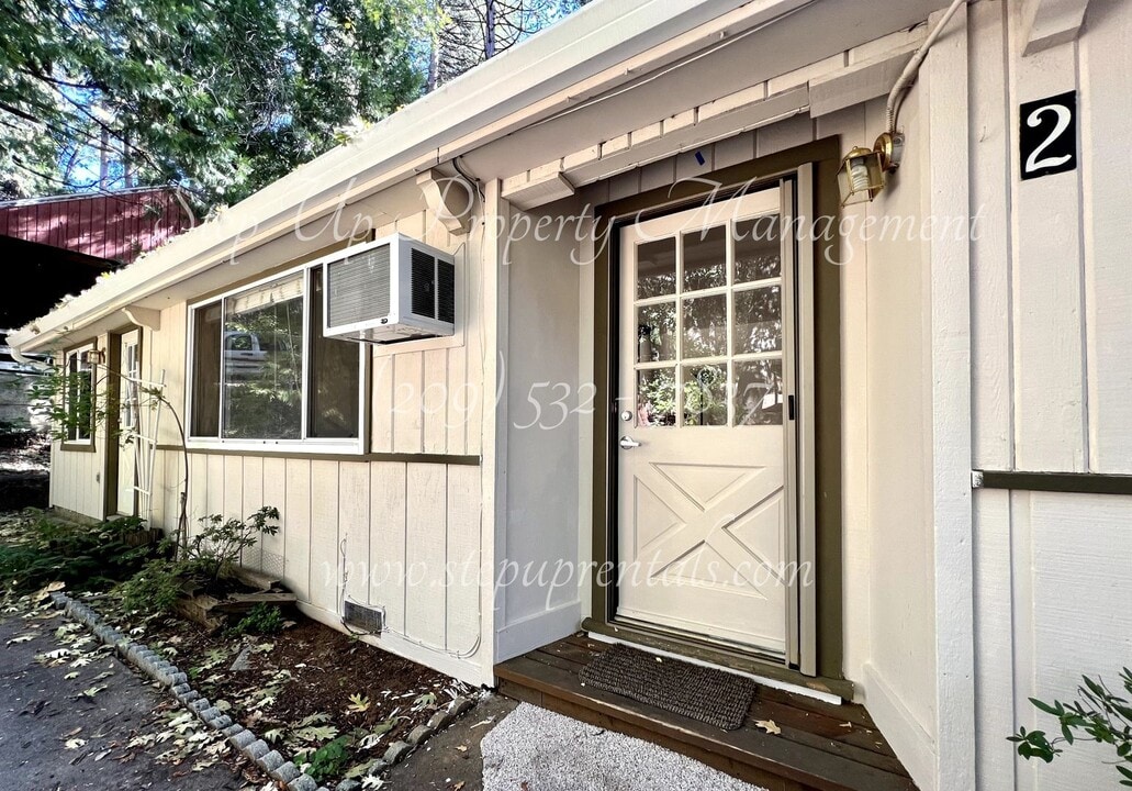 23260 Joaquin Gully Rd-Unit -1 in Twain Harte, CA - Building Photo