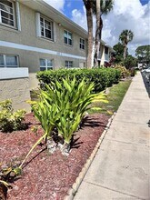 1537 SE Royal Green Cir in Port St. Lucie, FL - Building Photo - Building Photo