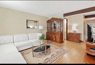38 Rocky Nook in Malden, MA - Foto de edificio - Building Photo